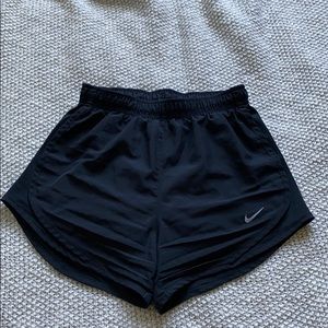 Nike Women's Dry Tempo Shorts